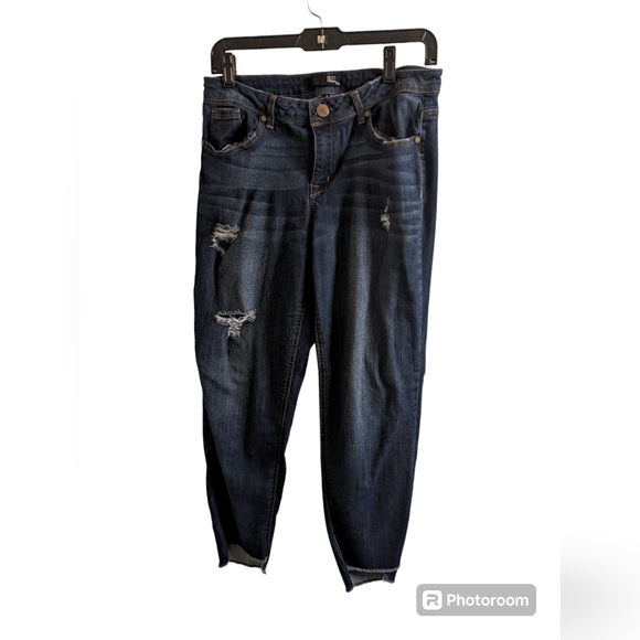 1822 Denim Denim - 1822 Distressed Stretch Denim